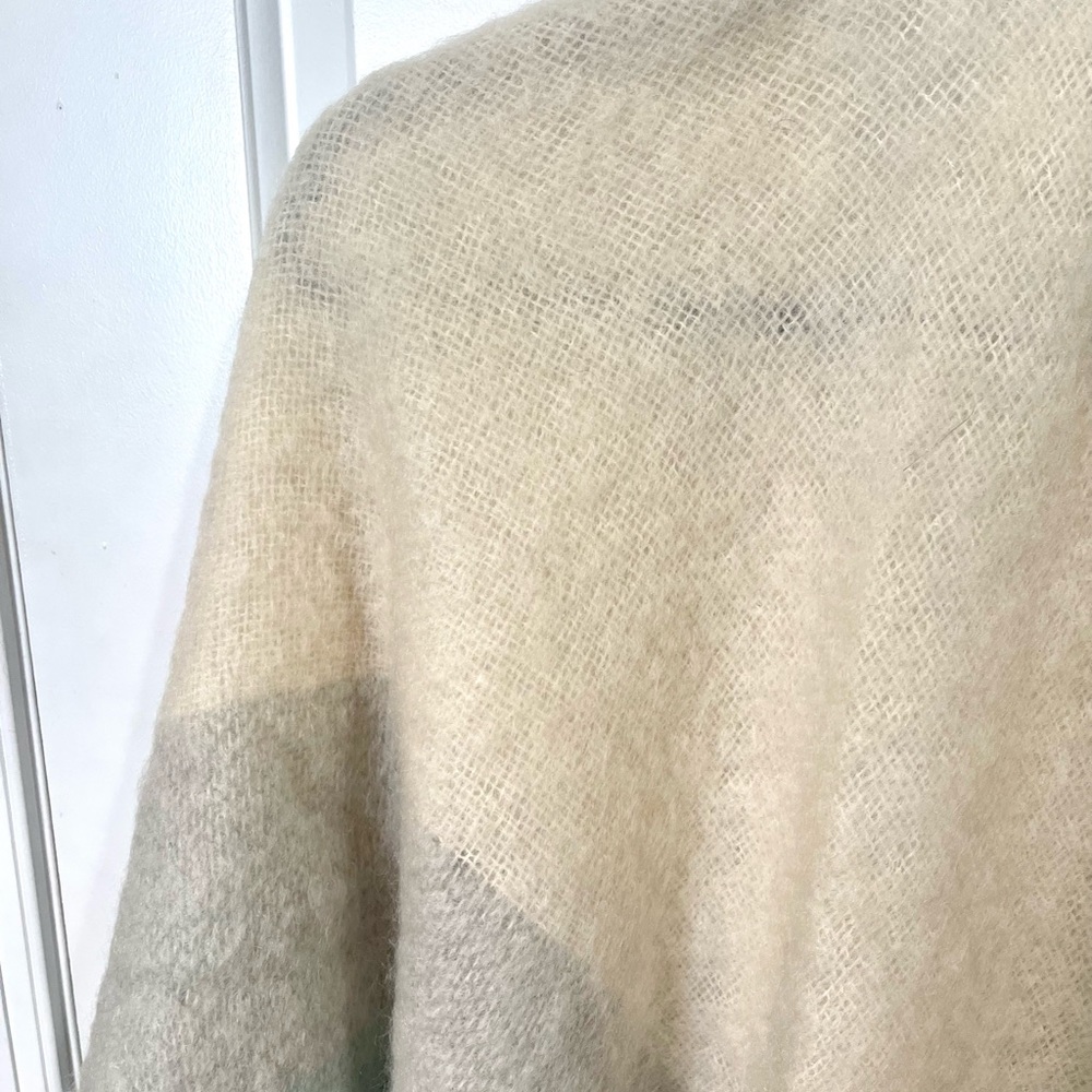 ๐ DONEGAL DESIGN IRELAND MOHAIR WOOL BLANKET CAPE - Picture 10 of 12